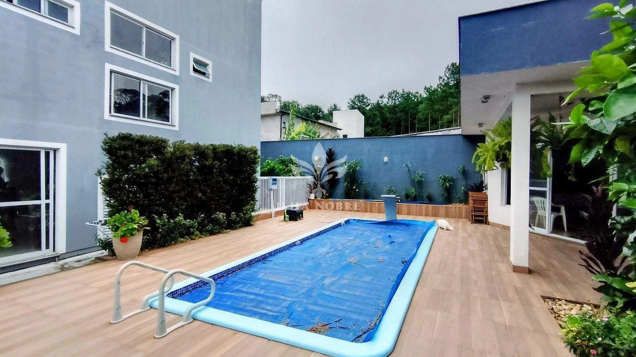 Glass-enclosed balcony in a 4-bedroom house, 400 m² — photo 7