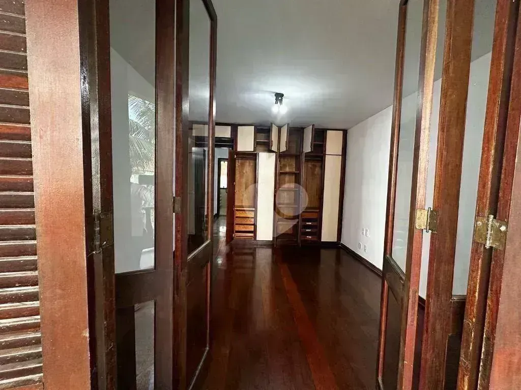 House with 3 bedrooms and 600 m², 4 parking spots — photo 46