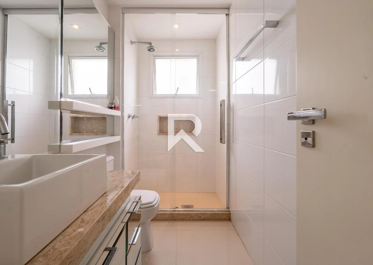 276 m² apartment with a bathtub and floor-to-ceiling windows — photo 13