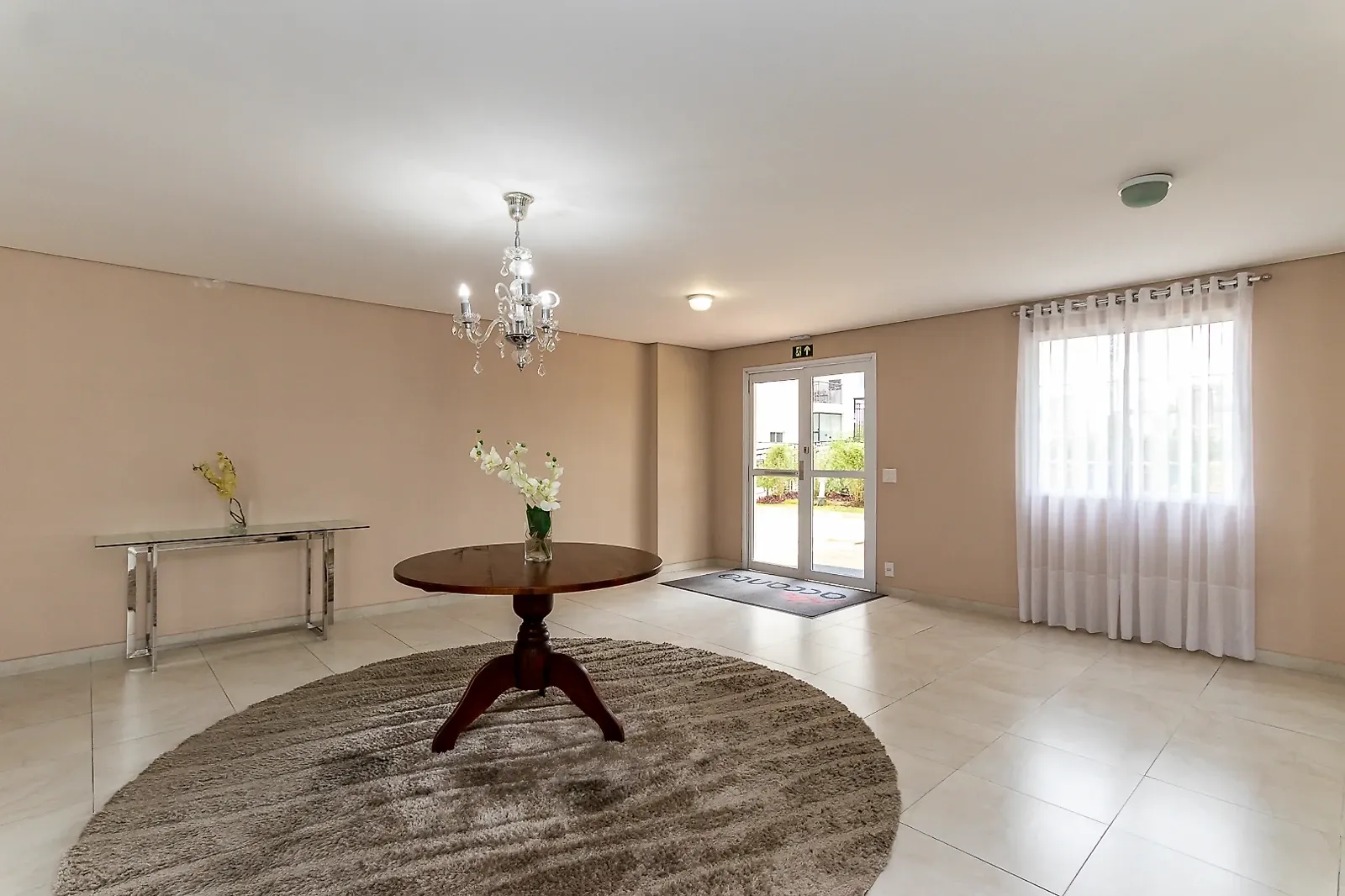 2-bedroom 63 m² apartment with a glass balcony — photo 81