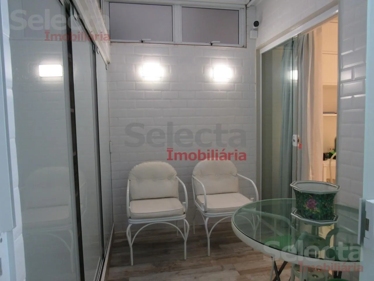 Apartment with 3 bedrooms and a closed kitchen — photo 27