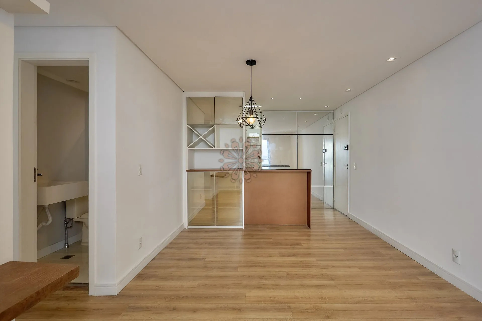 Furnished apartment, 68 m², with a glass-enclosed balcony — photo 4