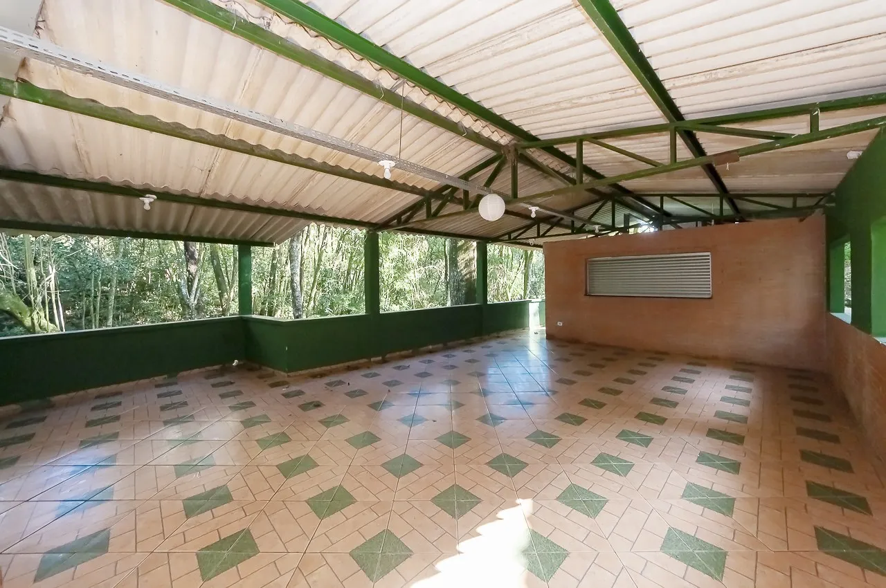 3-bedroom apartment with wood or laminate floors in Curitiba — photo 34