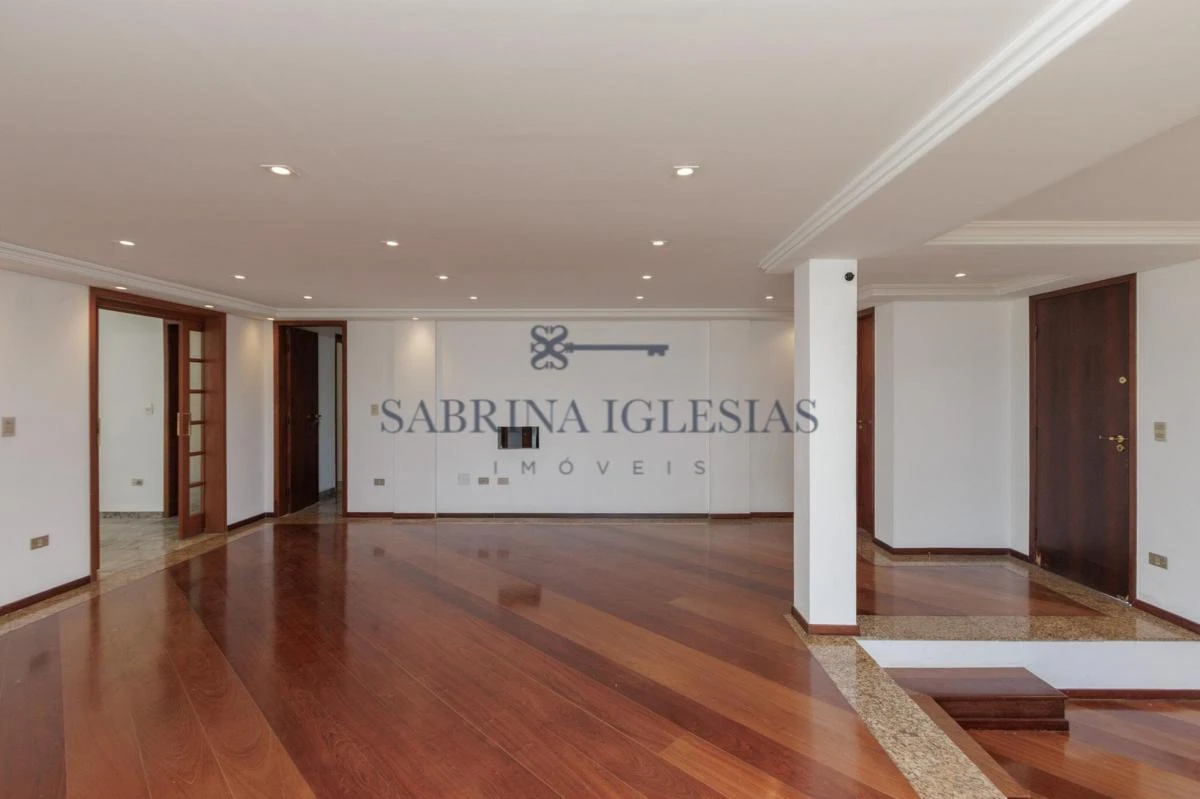 4-bedroom house with a grill on the balcony in Curitiba — photo 42