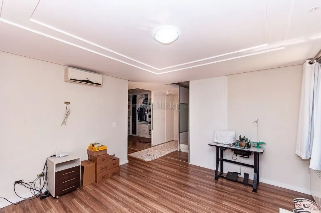 Furnished house with 4 bedrooms across 1167 m² and 8 spots — photo 5