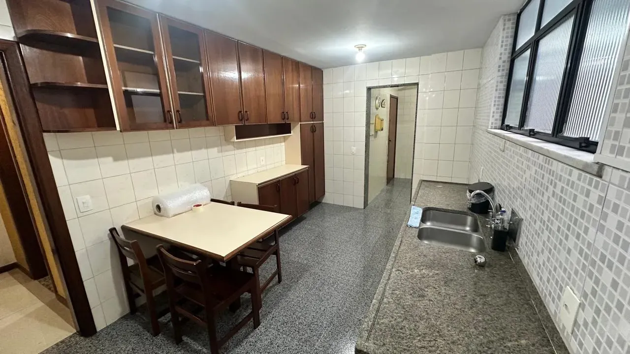 4-bedroom apartment with glassed-in balcony — photo 29