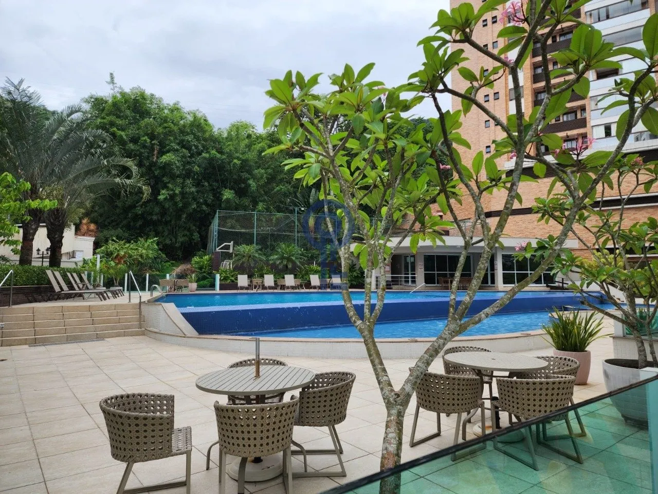 Furnished 4-bedroom apartment with 1 en-suite bath — photo 18