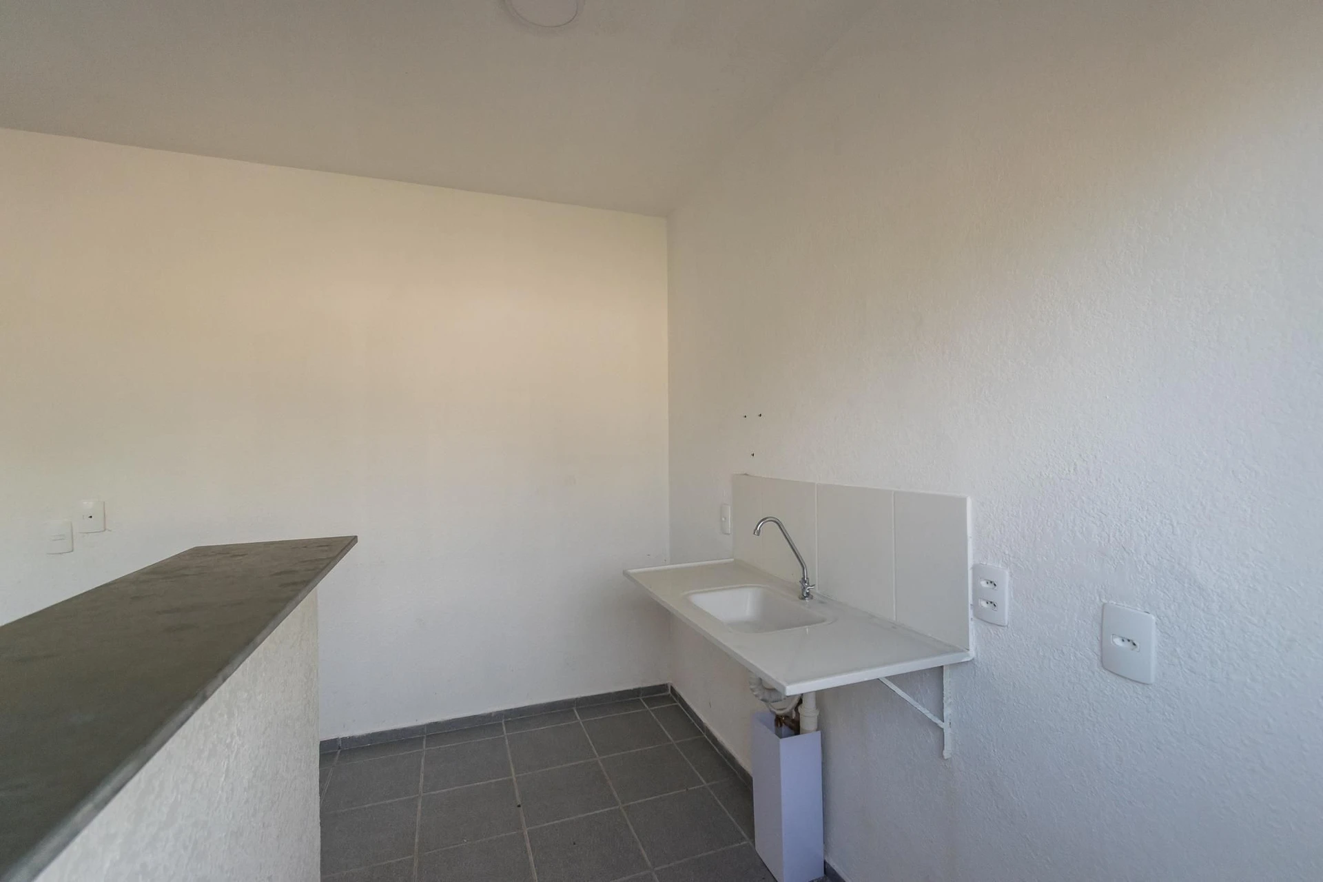 2-bedroom apartment with 1 bathroom, no parking — photo 23