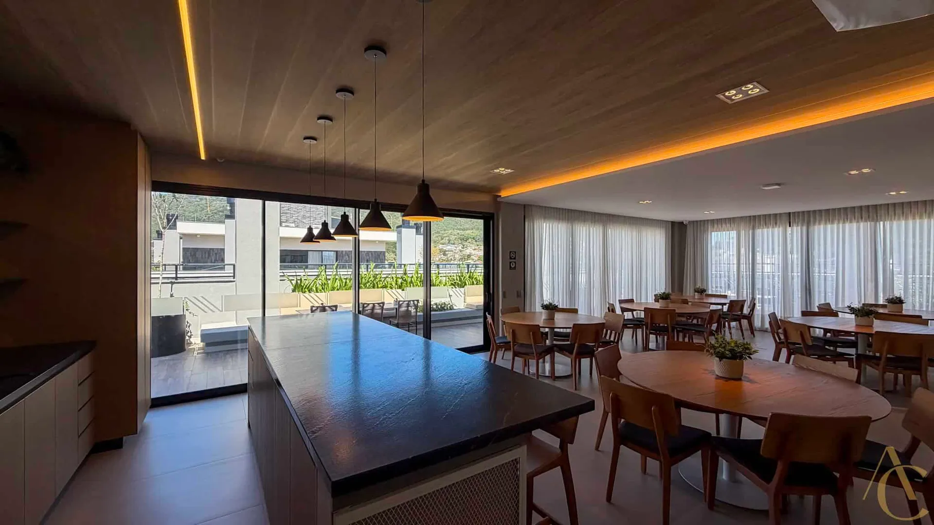 Glass-enclosed balcony in a 2-bedroom apartment, 69 m² — photo 21