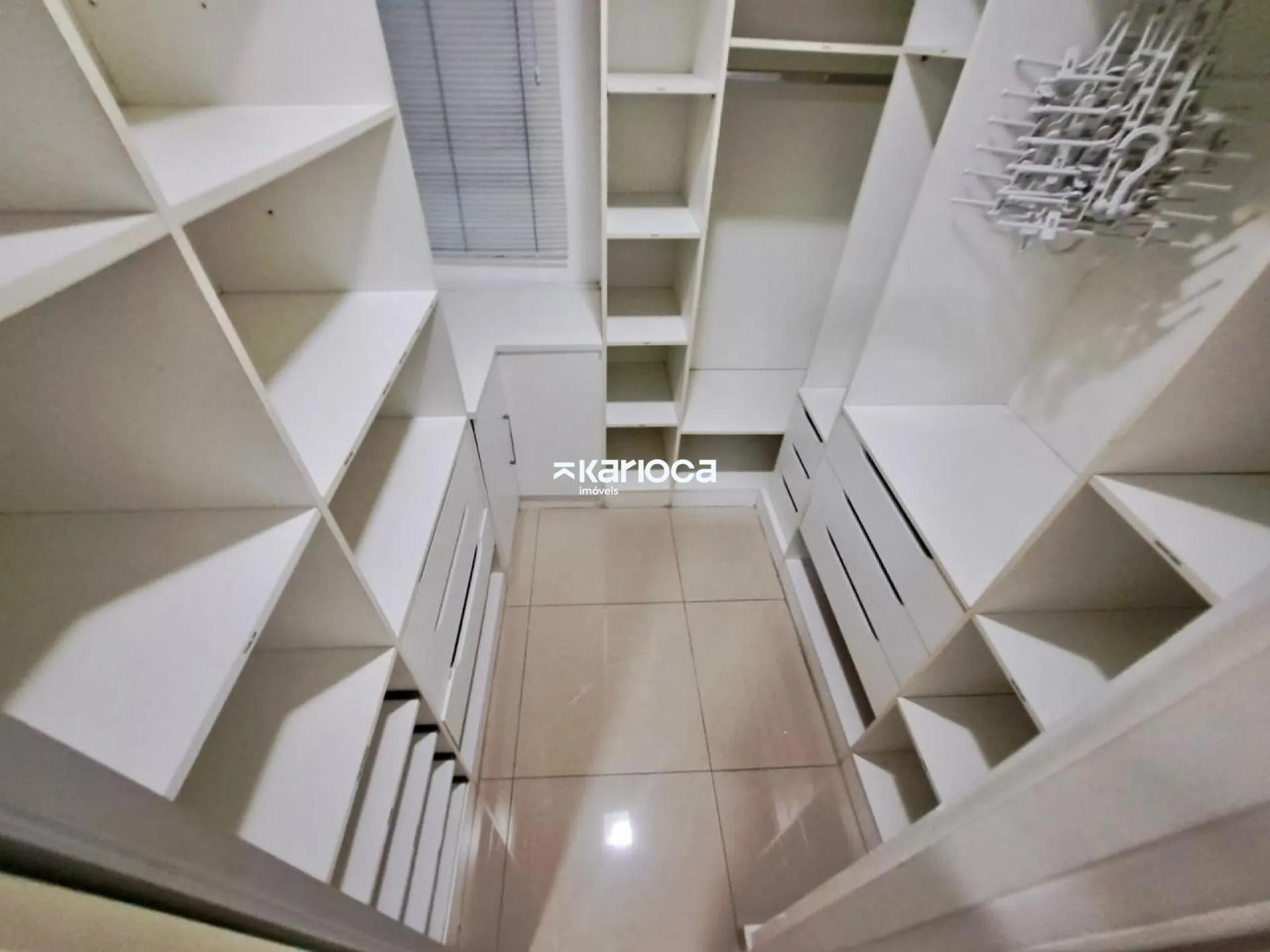3-bedroom apartment with a washing machine — photo 3