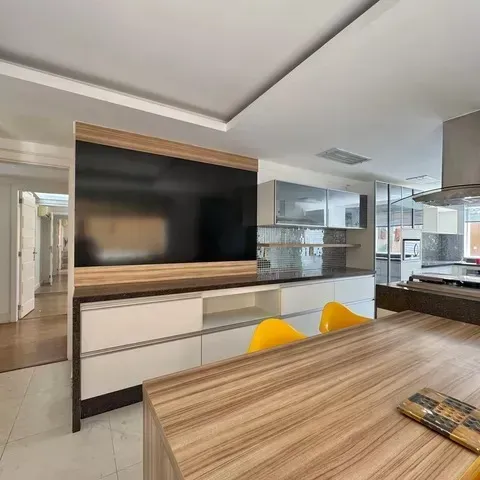 Casa de 550 m² com varanda gourmet e espaço de home office — photo 7