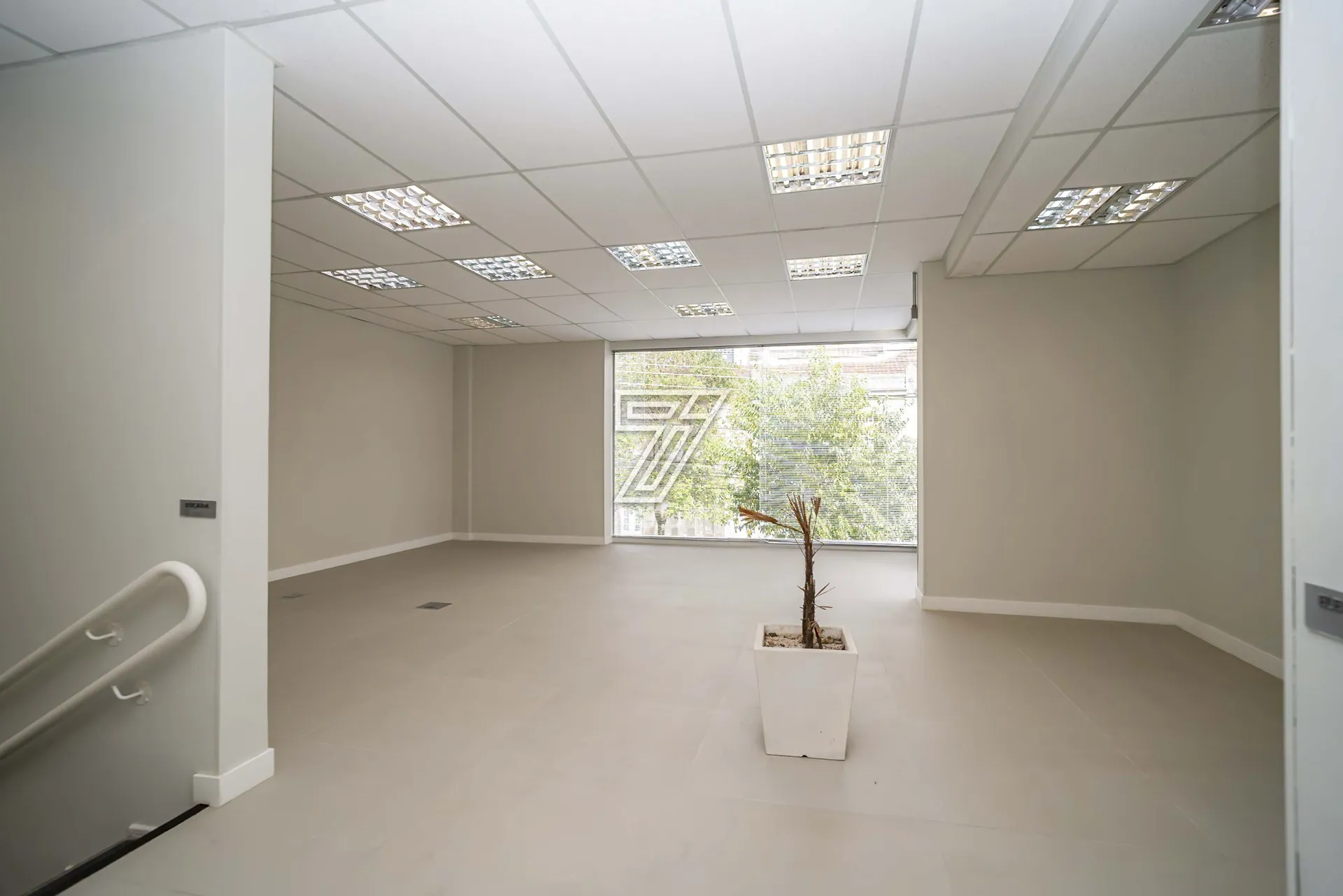 Unfurnished house with 5 bedrooms and 5 bathrooms — photo 27