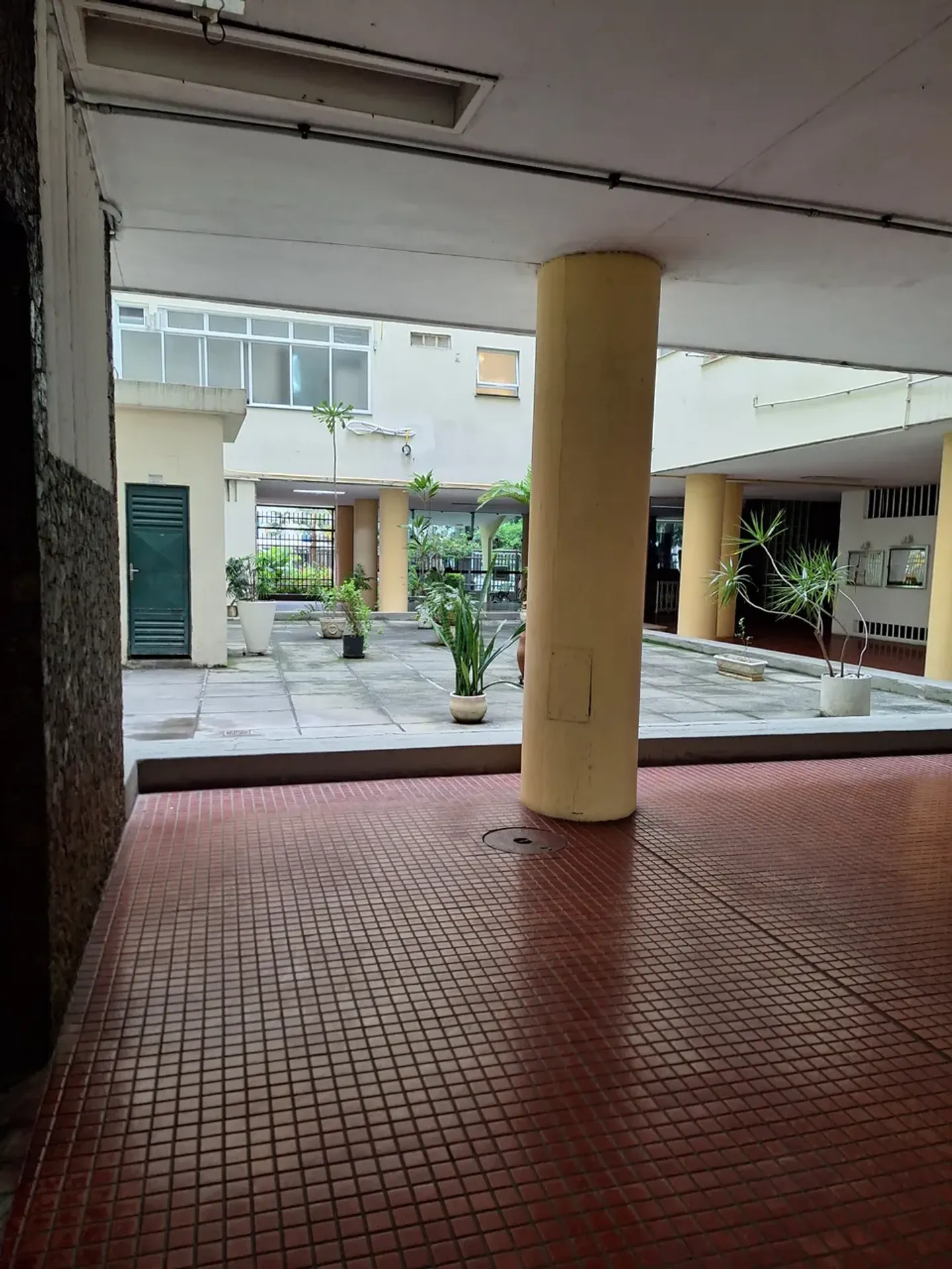 109 m² apartment with 3 bedrooms and 1 en-suite — photo 53