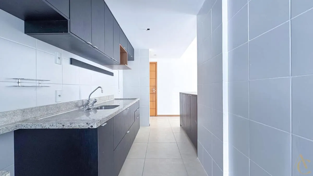 Unfurnished apartment with 3 bedrooms and balcony grill — photo 21
