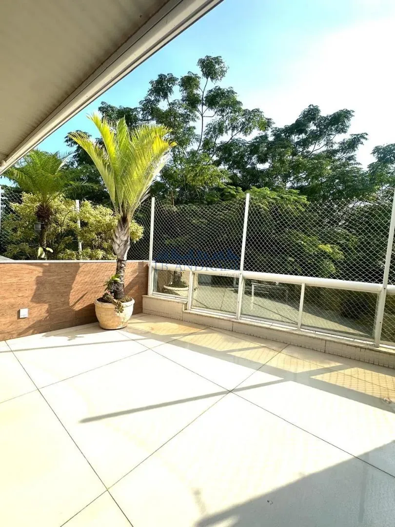 Furnished apartment, 400 m², with a glass-enclosed balcony — photo 14