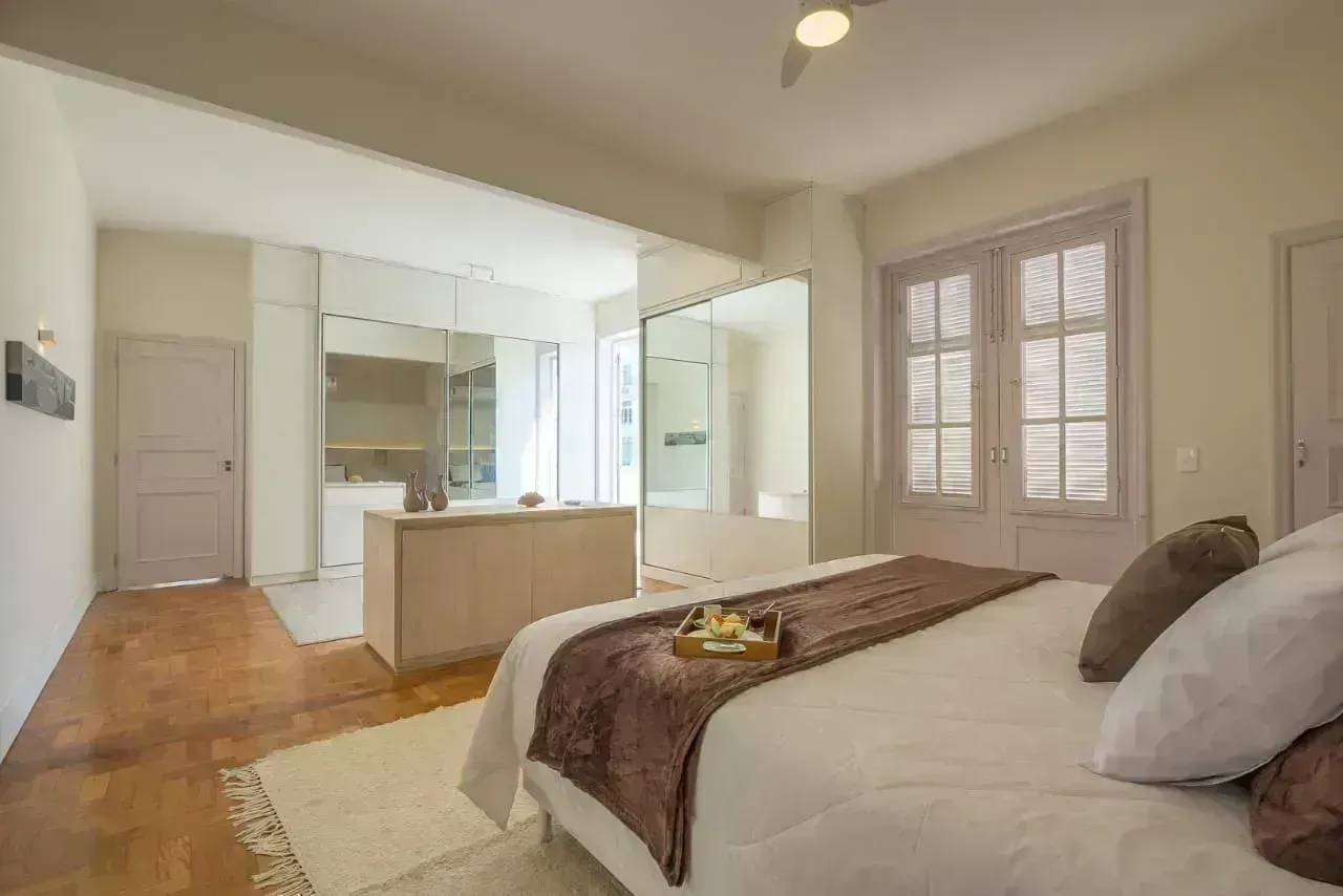 Unfurnished apartment with 4 bedrooms and 260 m² — photo 4