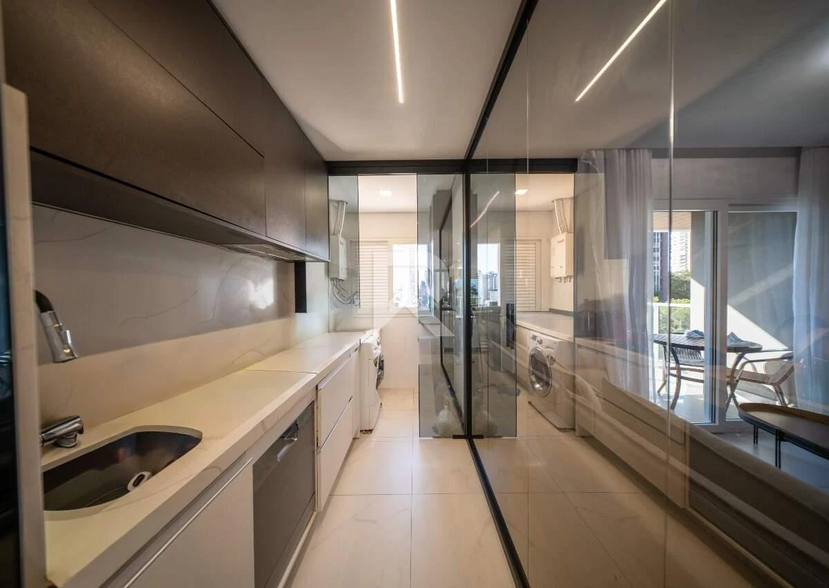 Furnished apartment 162 m² with 3 bedrooms and 1 parking — photo 32