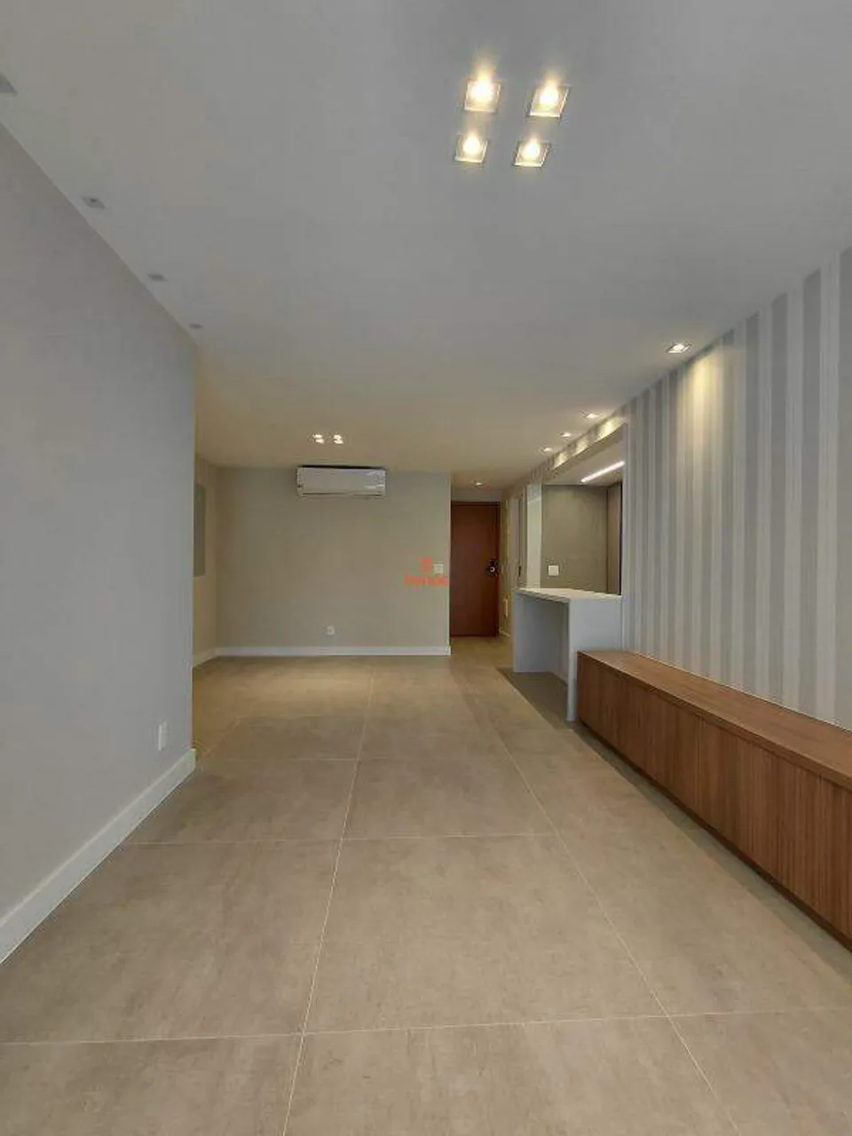 Apartment with 3 bedrooms, 2 bathrooms and enclosed balcony — photo 16