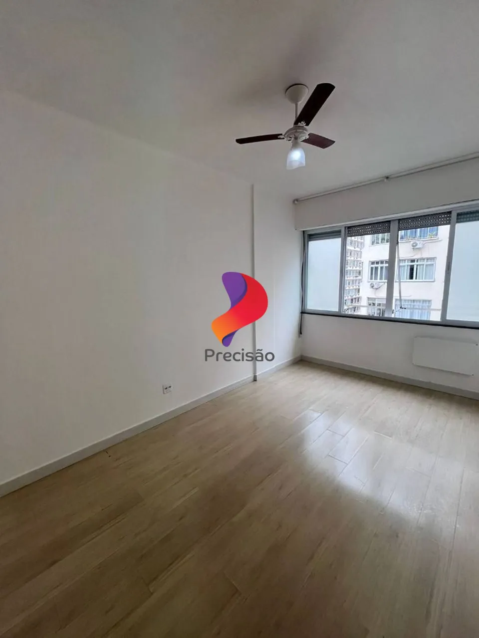 Studio-style apartment with split bedroom and living 28 m² — photo 5