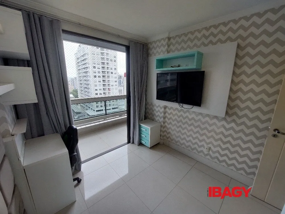 Furnished apartment, 146 m², with a home office — photo 18