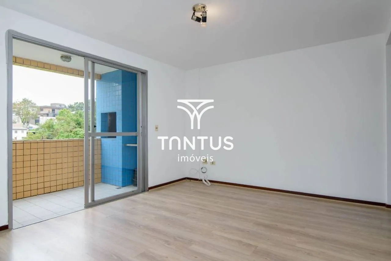 65 m² apartment with a grill on the balcony and a bathtub — photo 6