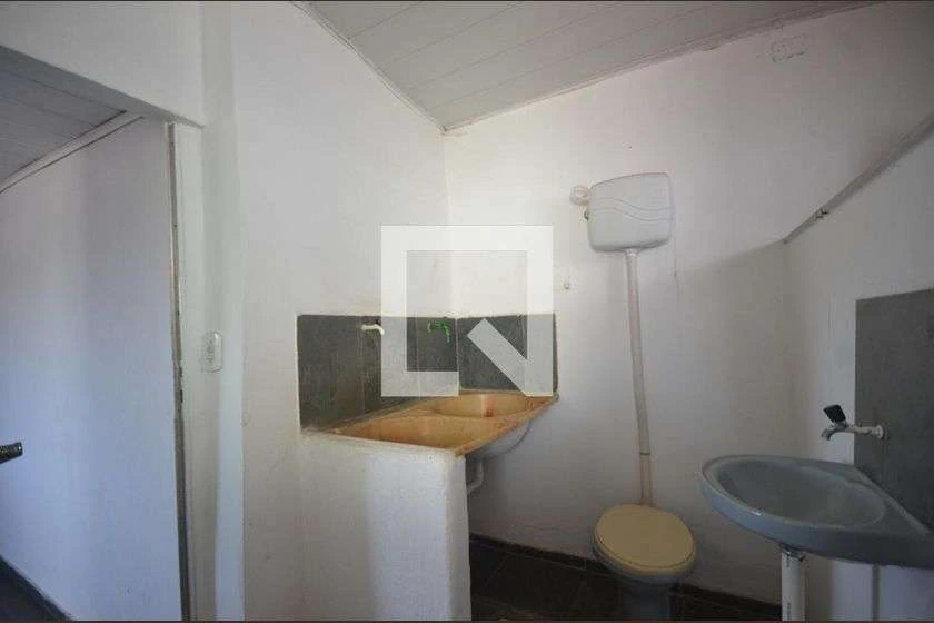Apartamento de 1 quarto com chuveiro elétrico