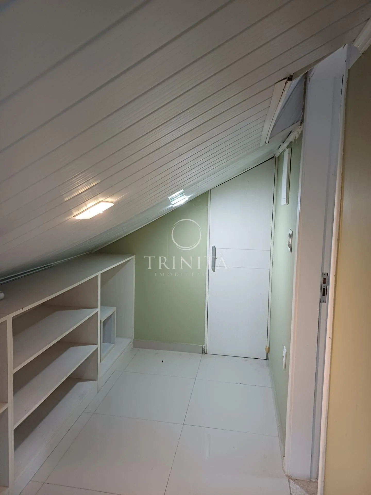 House, 490 m², with a grill on the balcony — photo 83