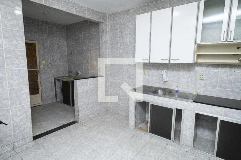 3-bedroom house with private garden and laundry area — photo 2