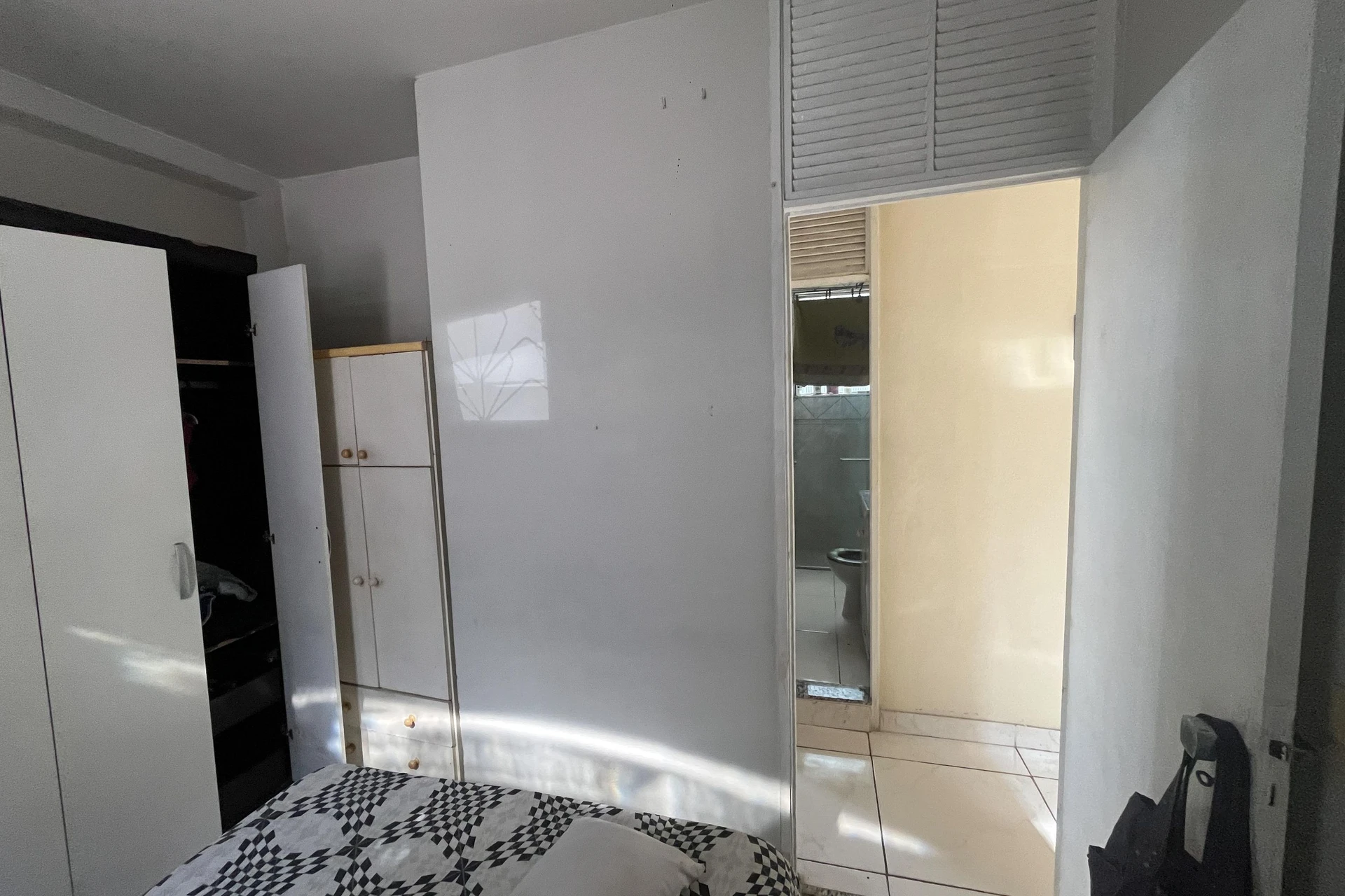Apartamento amueblado de 2 dormitorios con 1 baño y 1 plaza — photo 17