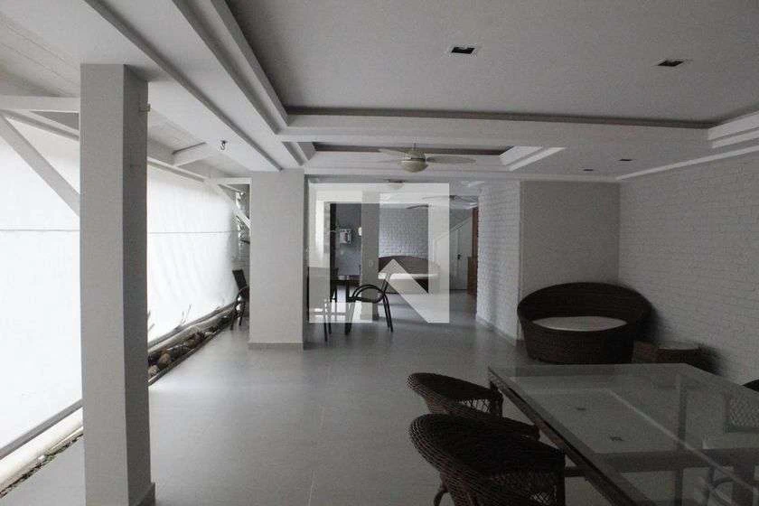 800 m² house with 5 bedrooms and a private-use pool — photo 6