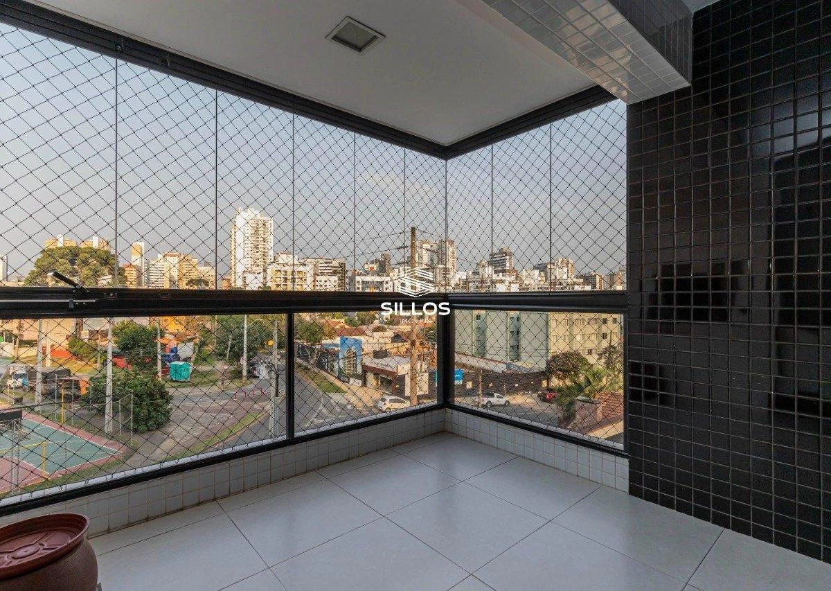124 m² apartment with a bathtub and a walk-in closet — photo 6