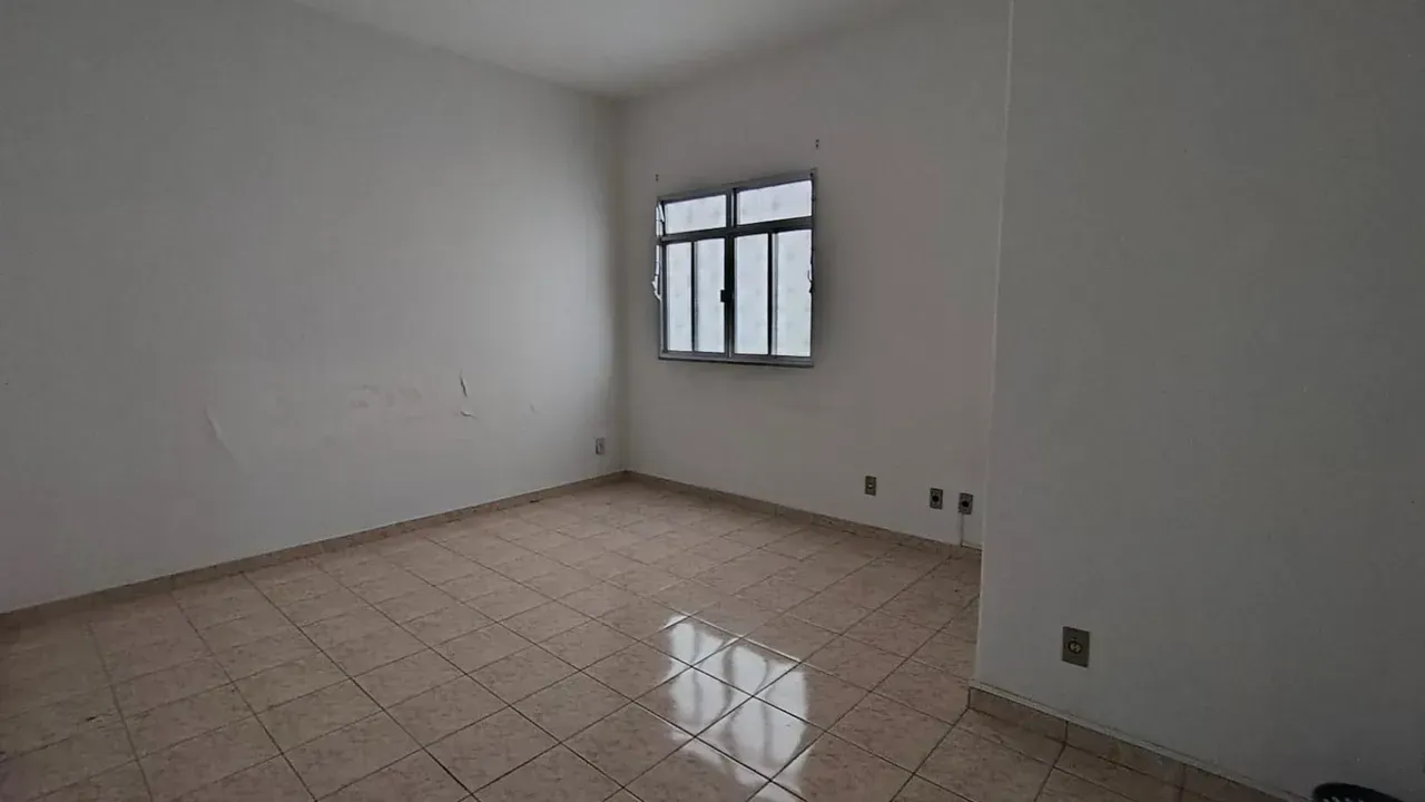 Unfurnished house with 5 bedrooms and a separate kitchen — photo 12