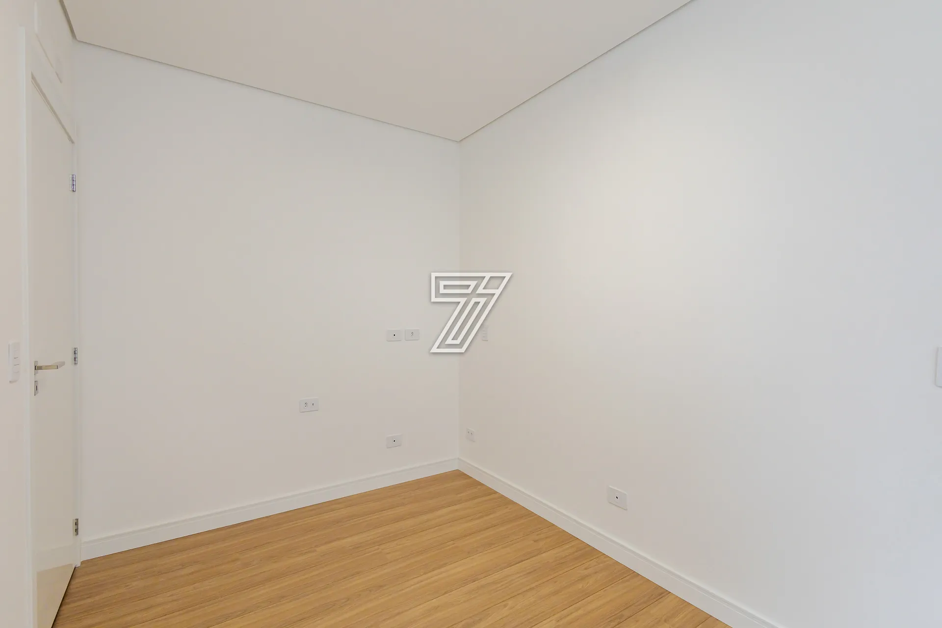 2-bedroom apartment with suite, open kitchen and 2 parking — photo 51
