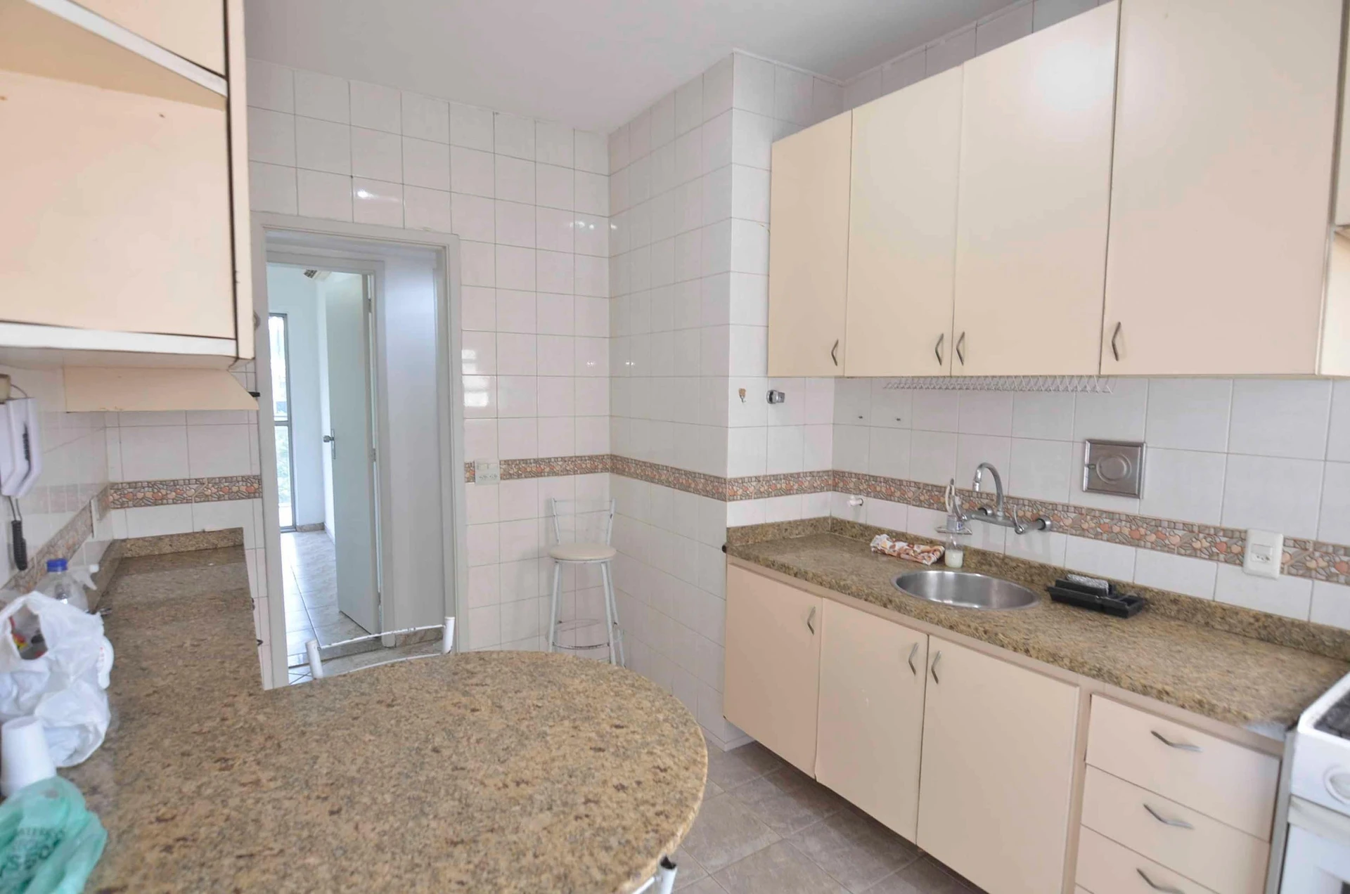 3-bedroom apartment with a mountain view in Rio de Janeiro — photo 4
