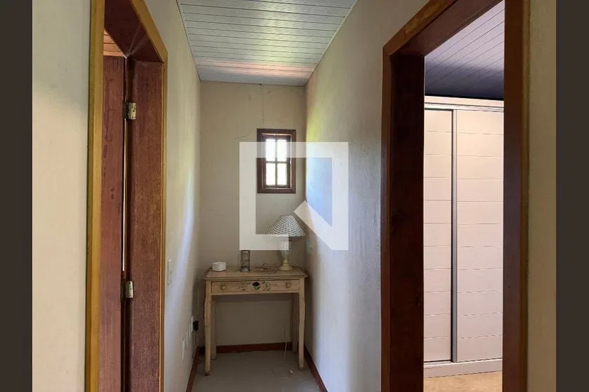 Casa de 4 dormitorios y 3 baños, 490 m² en total — photo 29