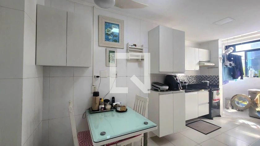 Home office in a 4-bedroom apartment, 220 m² — photo 10