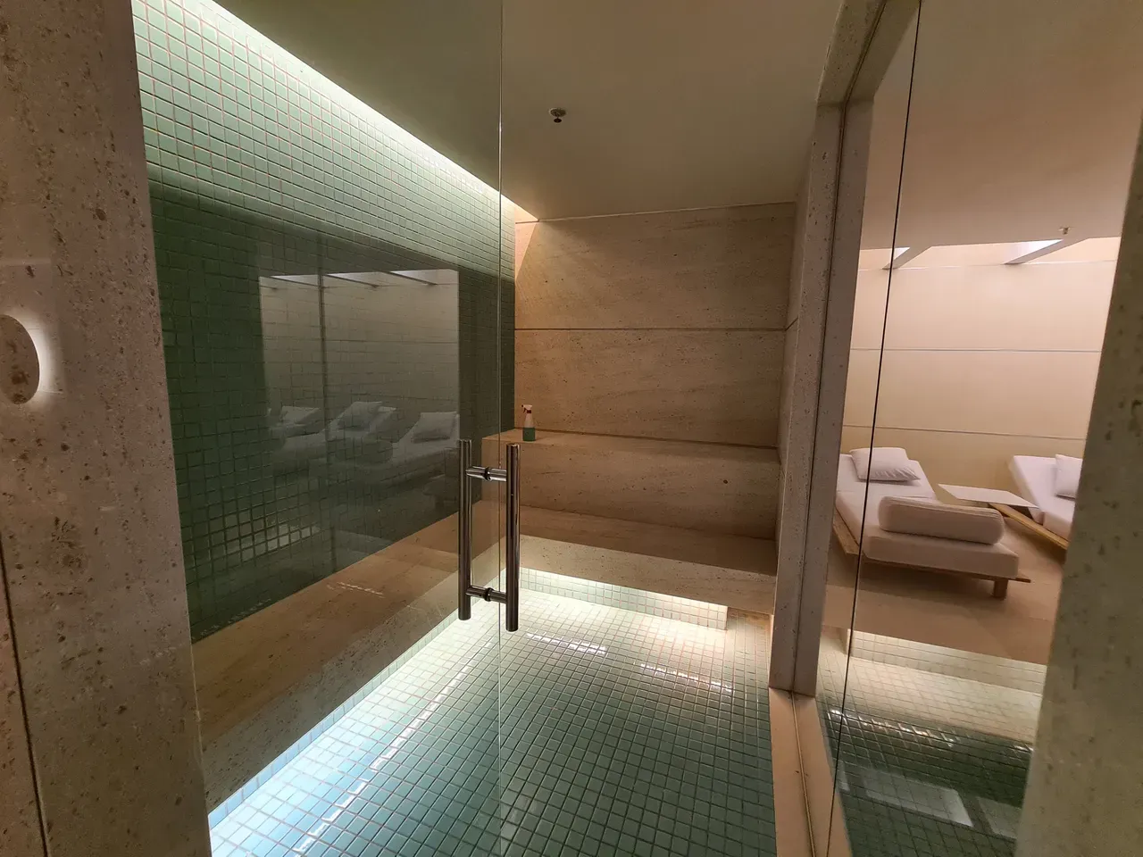 Furnished 121 m² apartment with 1 bedroom and 2 parking — photo 30