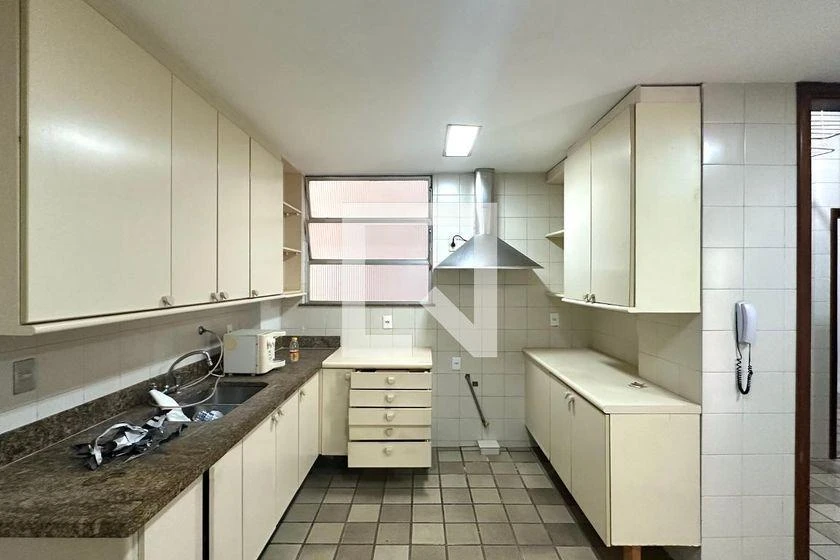 Rental apartment with 3 bedrooms and 190 m² — photo 18