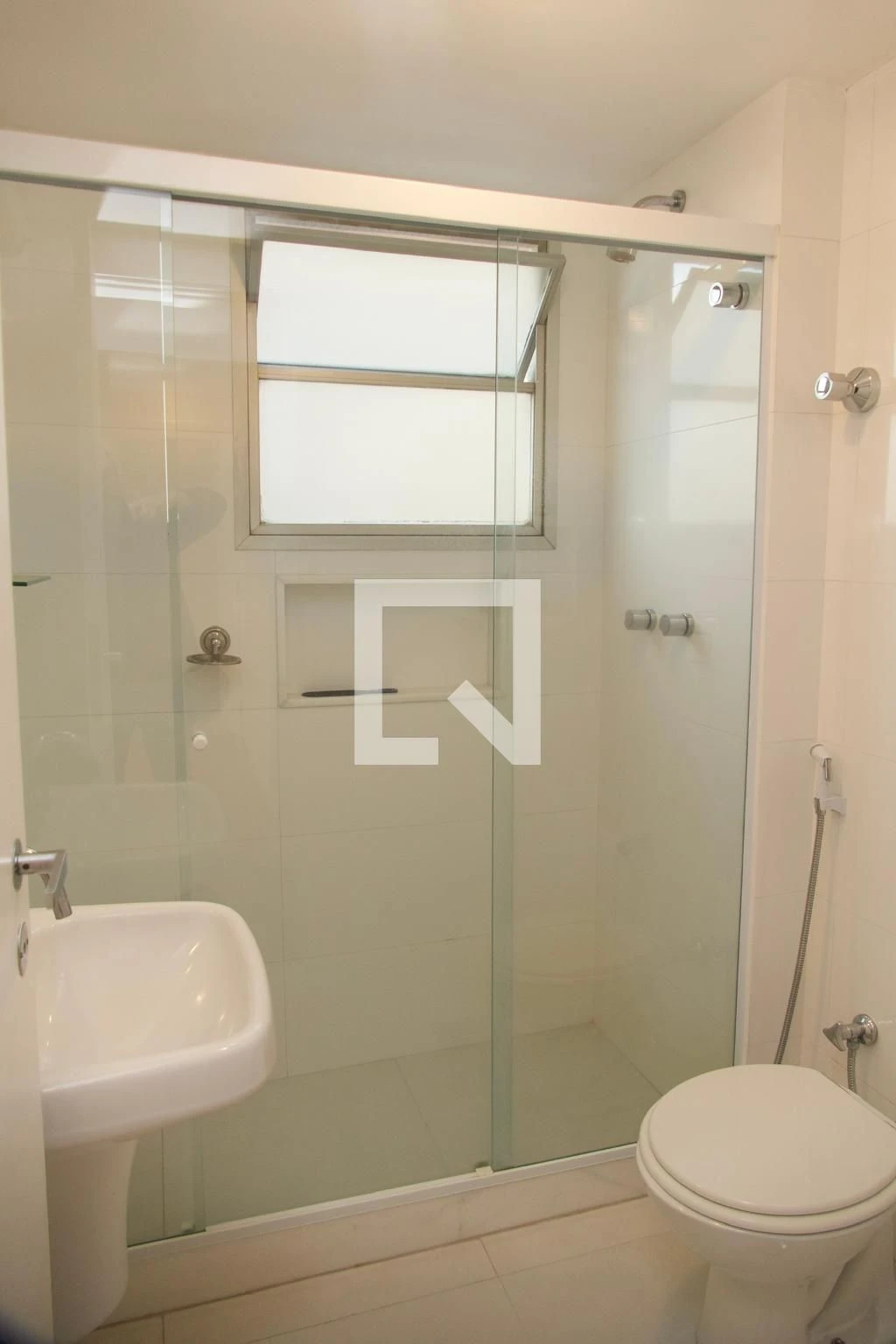 1-bedroom apartment with enclosed kitchen and balcony — photo 15