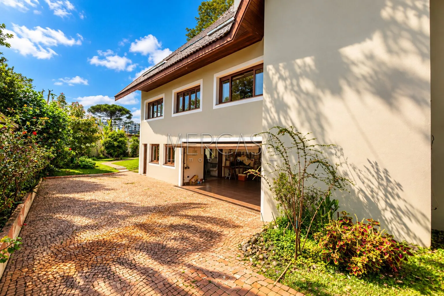 Casa mobiliada de 3 quartos com lava-louças