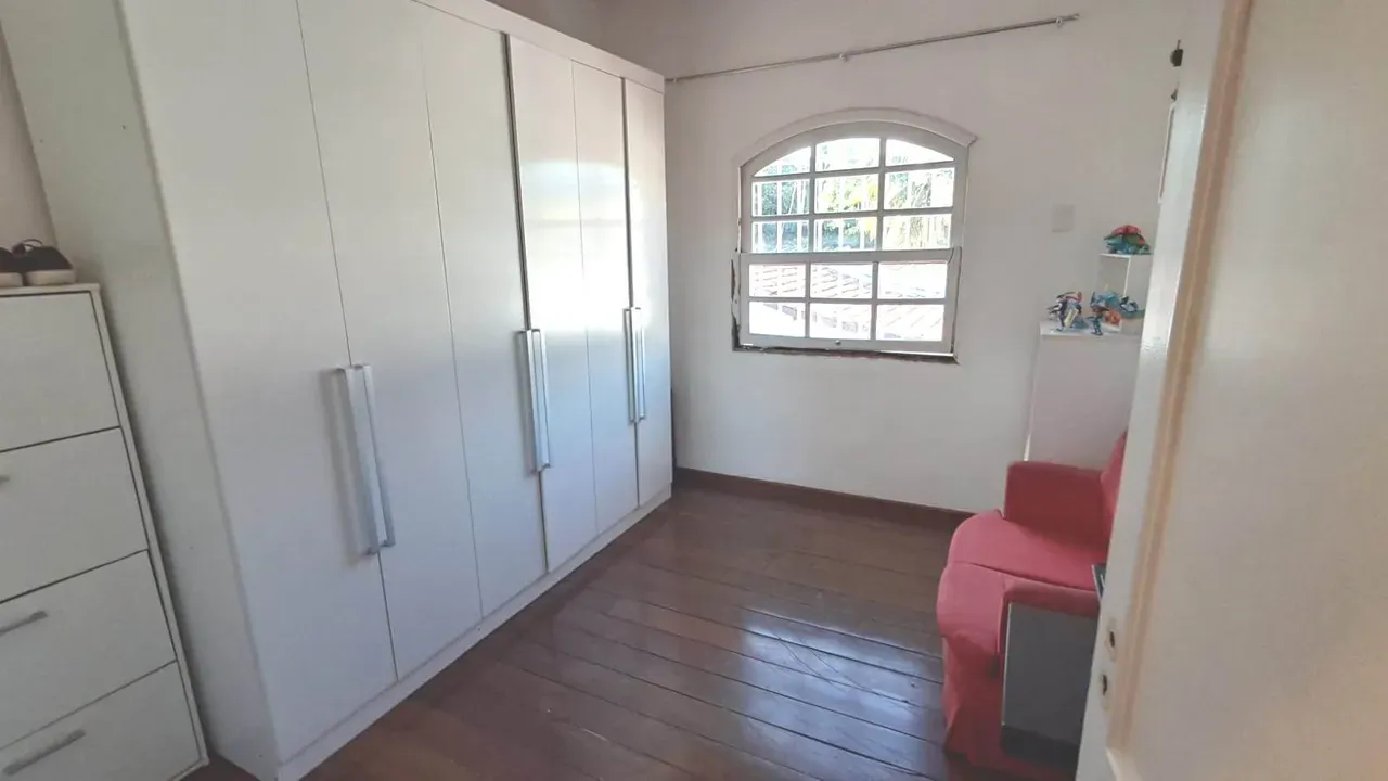 4-bedroom house with a home office — photo 10