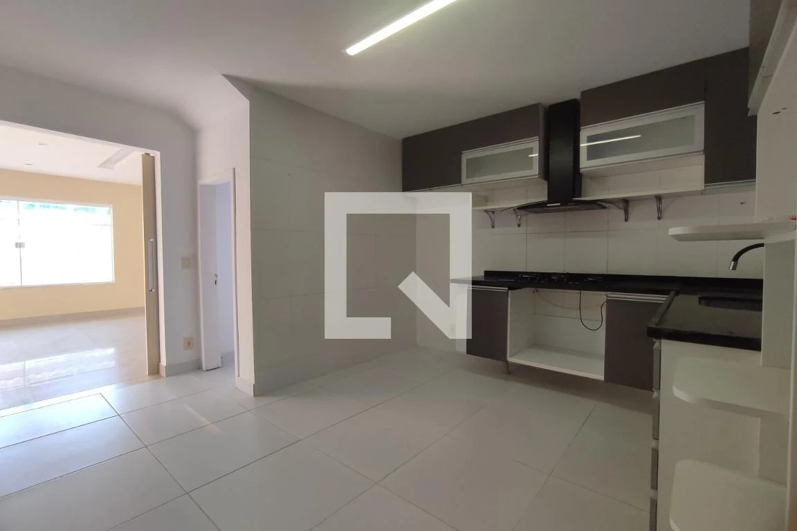 Unfurnished house with 3 bedrooms and 4 bathrooms — photo 50