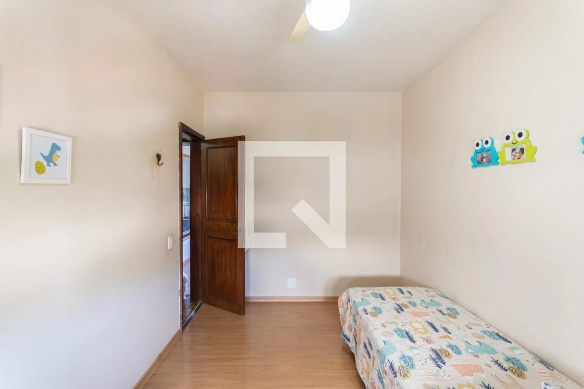 Furnished 3-bedroom apartment with suite and balcony — photo 20