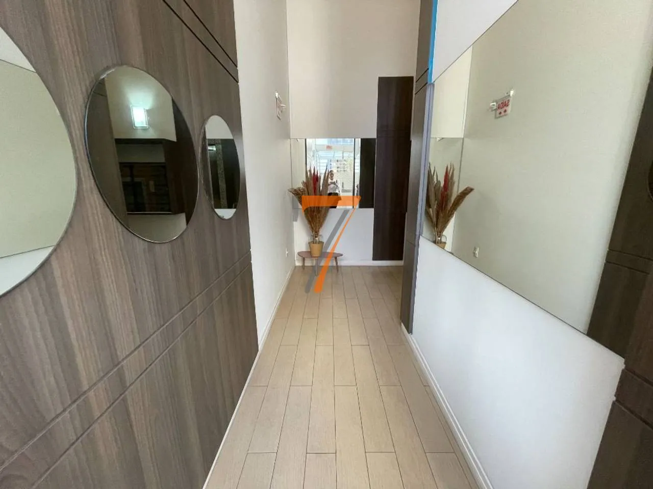 Furnished penthouse with 2 en-suite bedrooms and 210 m² — photo 59