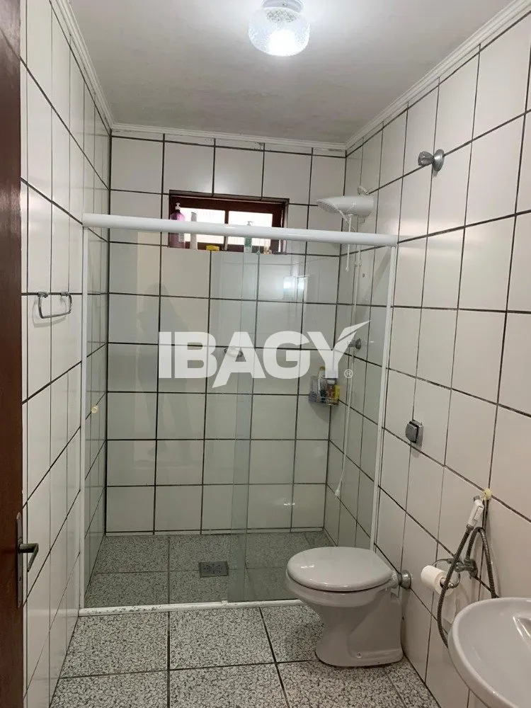 House with 4 bedrooms and 380 m², 2 parking spots — photo 61