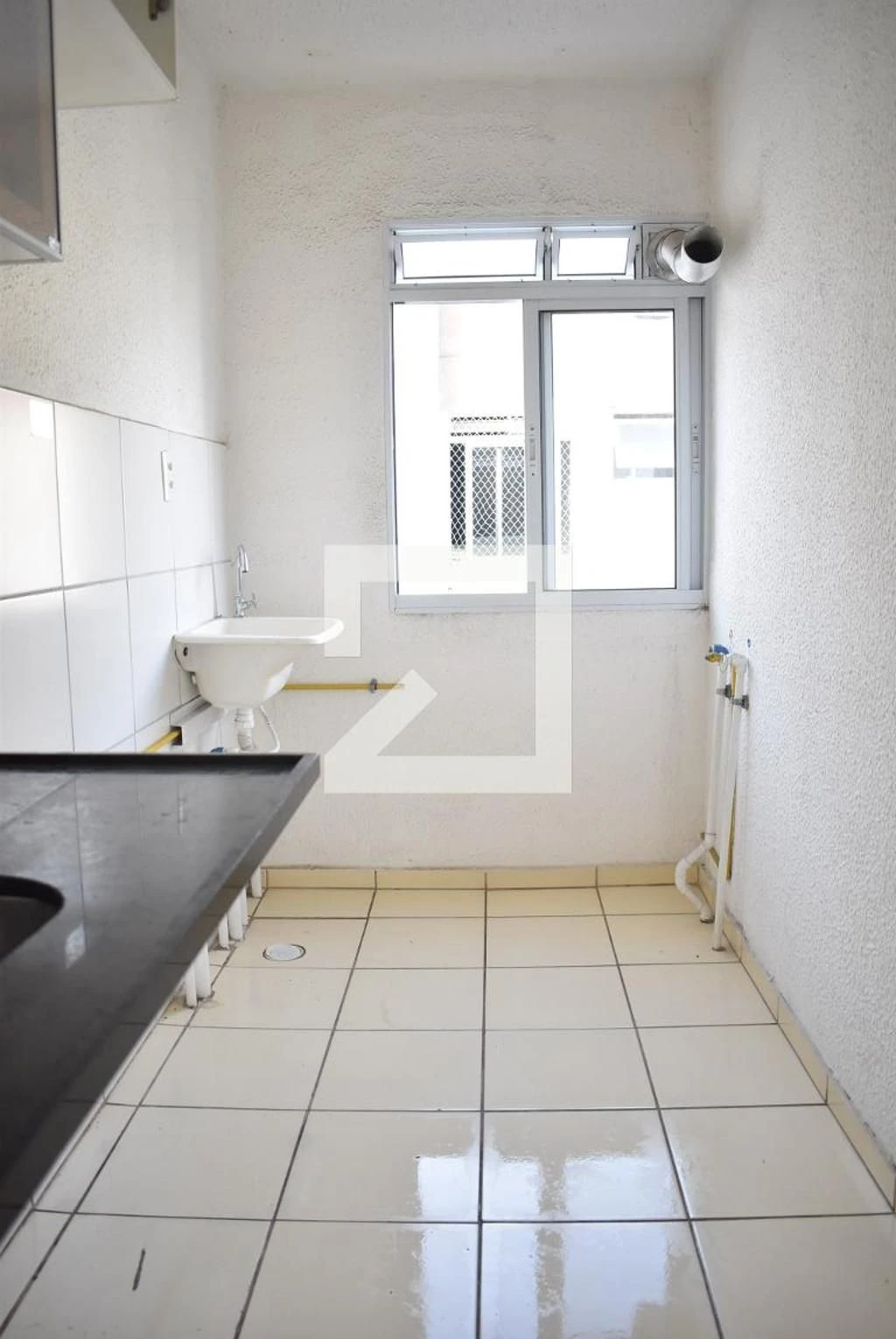 2-bedroom apartment in a building with a pool — photo 19