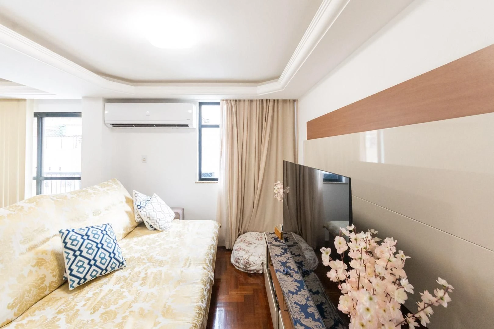 4-bedroom apartment with a mountain view in Rio de Janeiro — photo 57