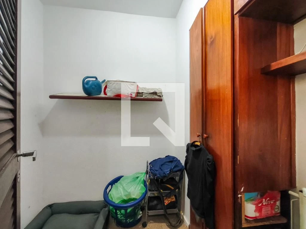 Furnished 4-bedroom apartment with balcony — photo 78