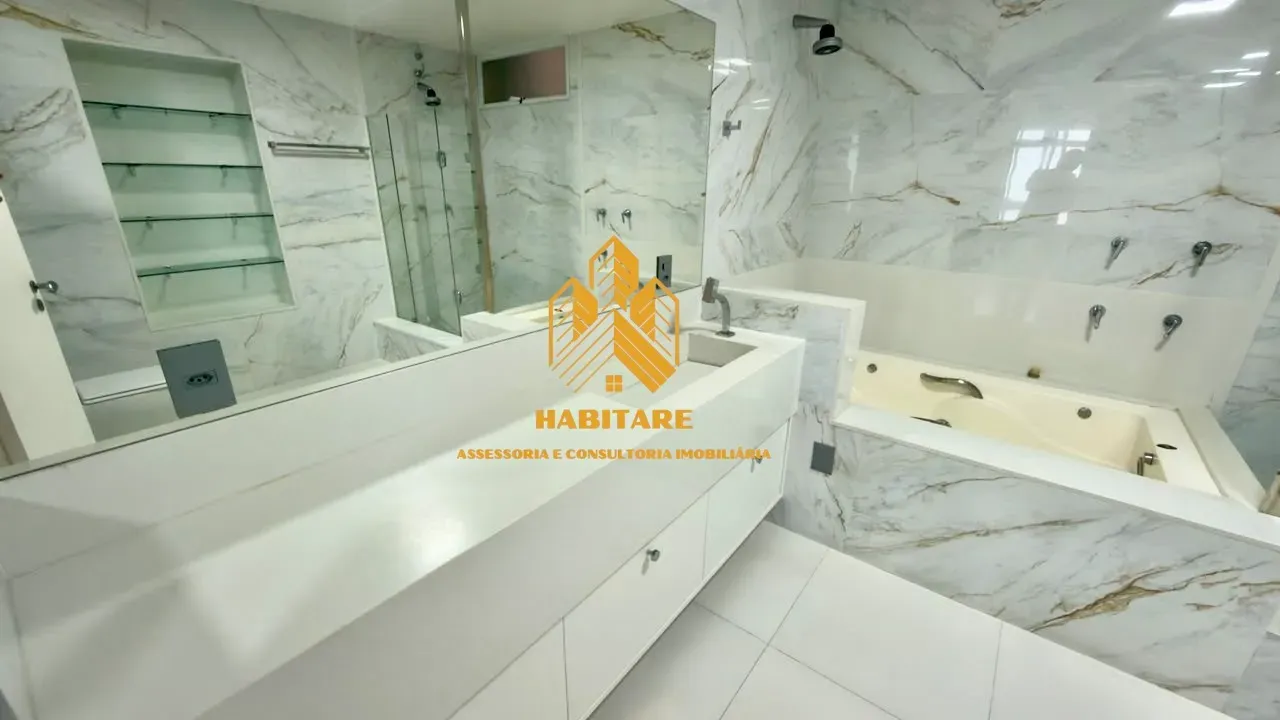 465 m² apartment with a water view and a bathtub — photo 30