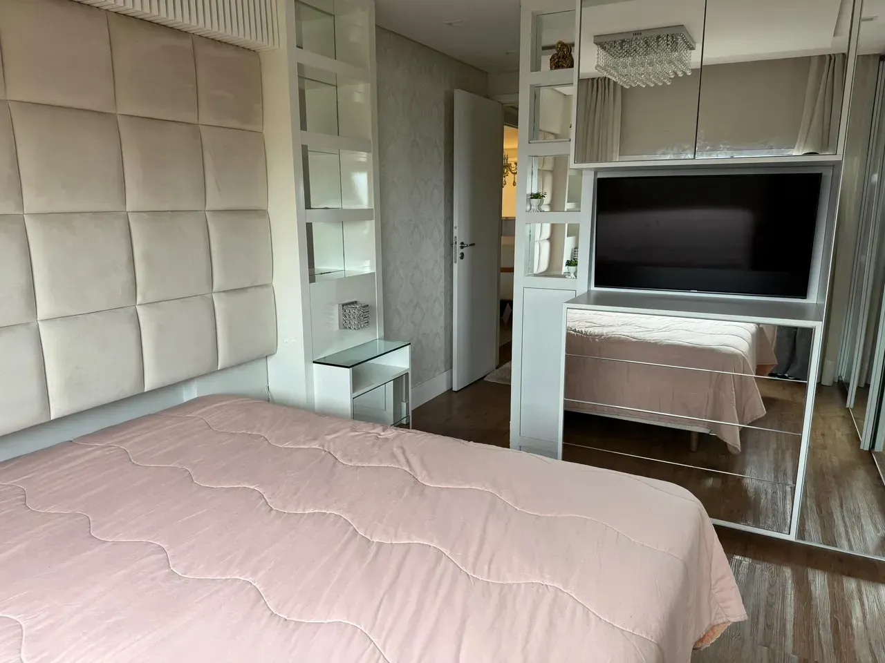 Furnished 77 m² apartment with 2 bedrooms and 2 parking — photo 20